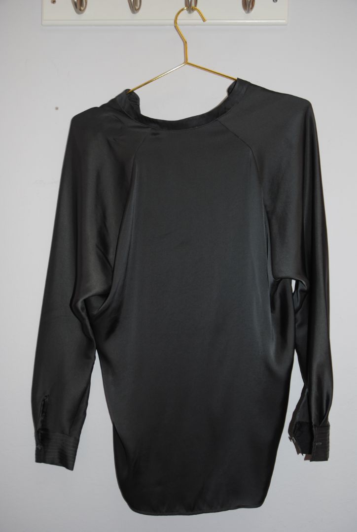 gray R Label satin hooded blouse, xs
