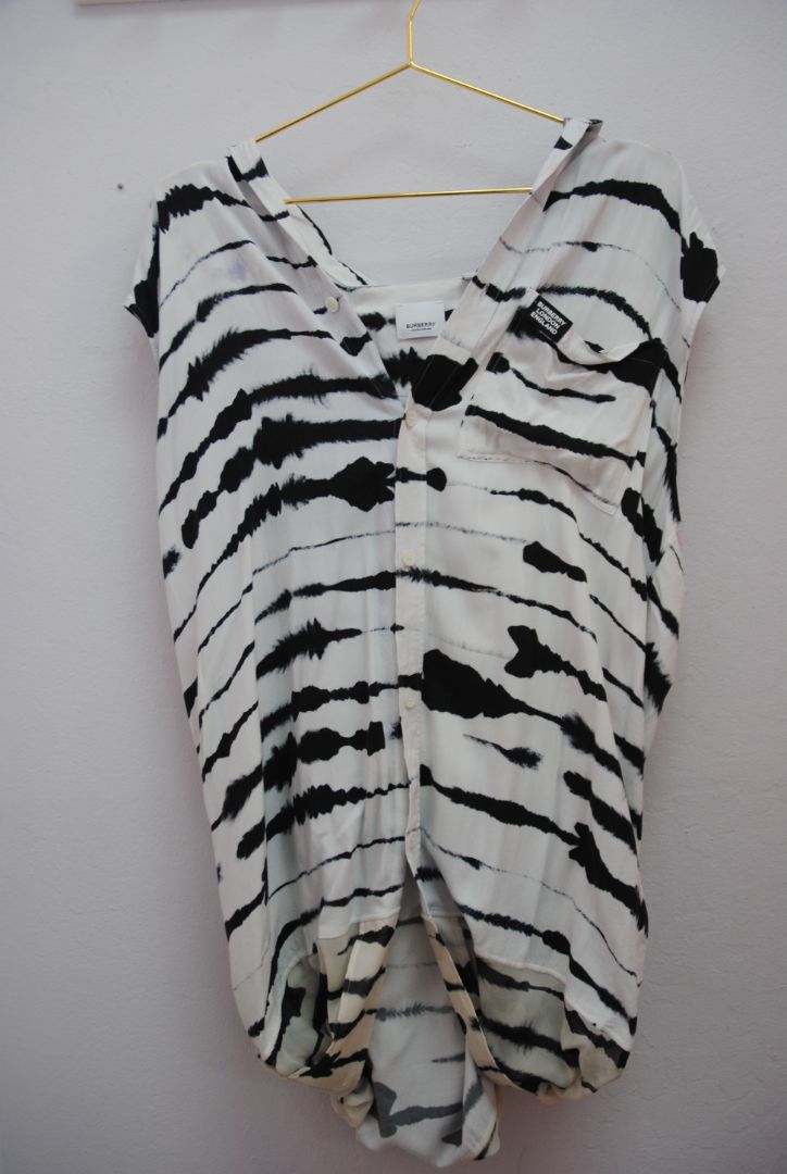 Burberry Kaftan silk convertible shirt