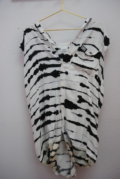 Burberry Kaftan silk convertible shirt