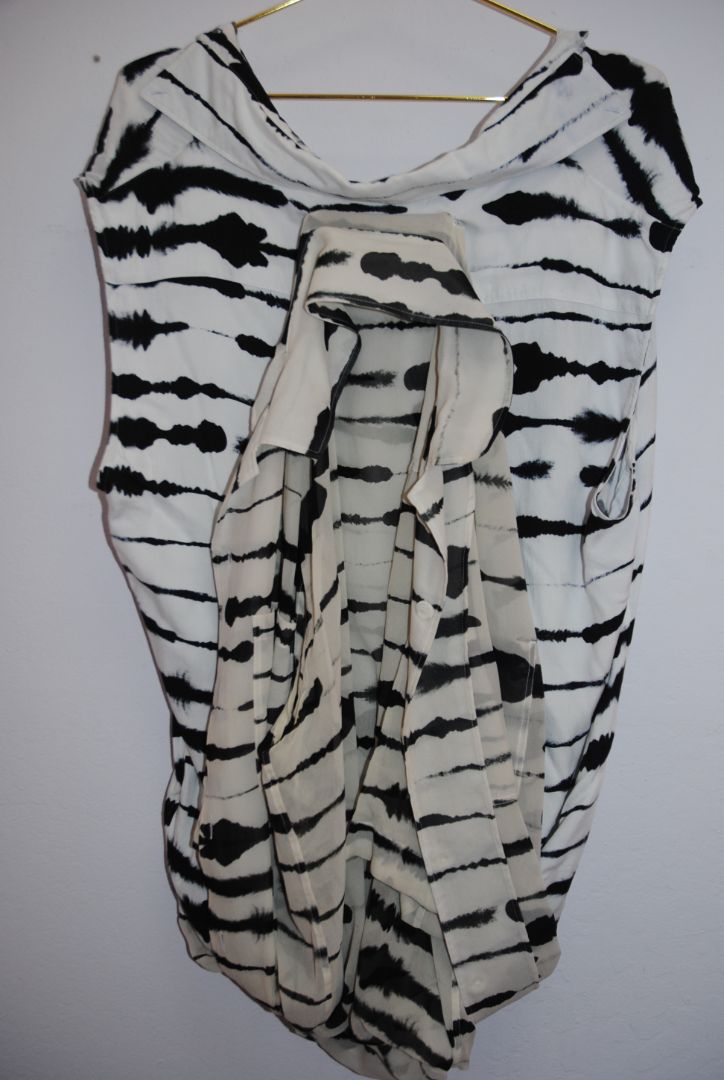 Burberry Kaftan silk convertible shirt
