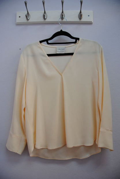 Forte_ Forte silk v neck blouse