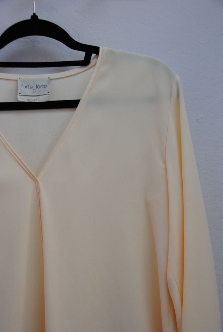 Forte_ Forte silk v neck blouse