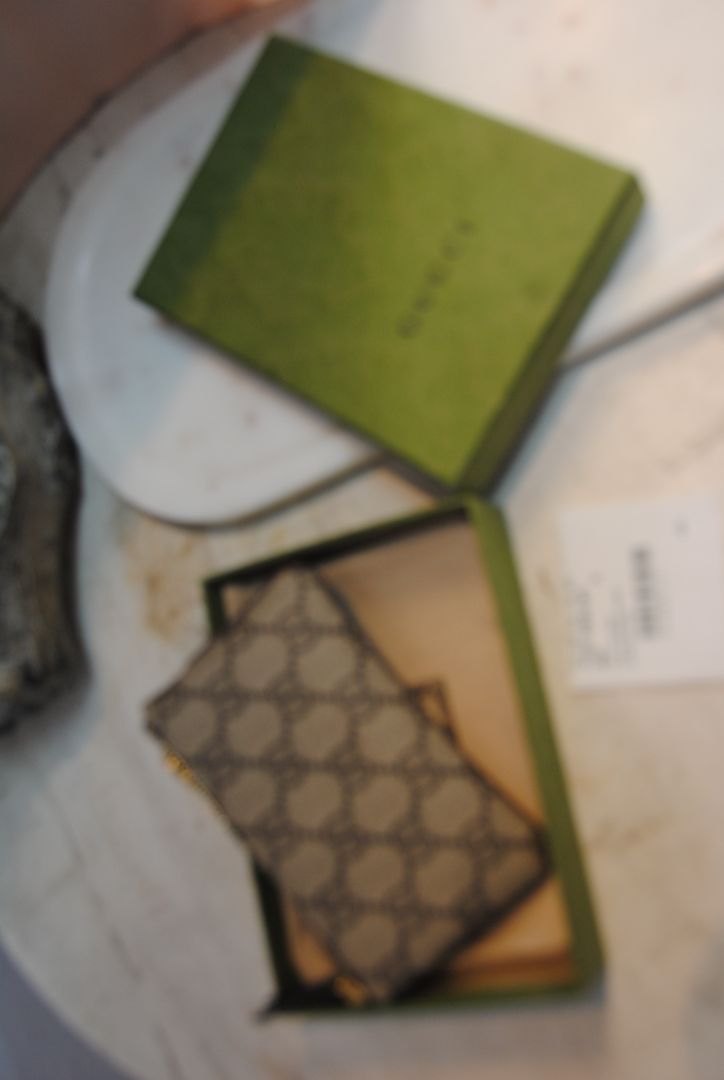 ivory canvas Gucci zip wallet