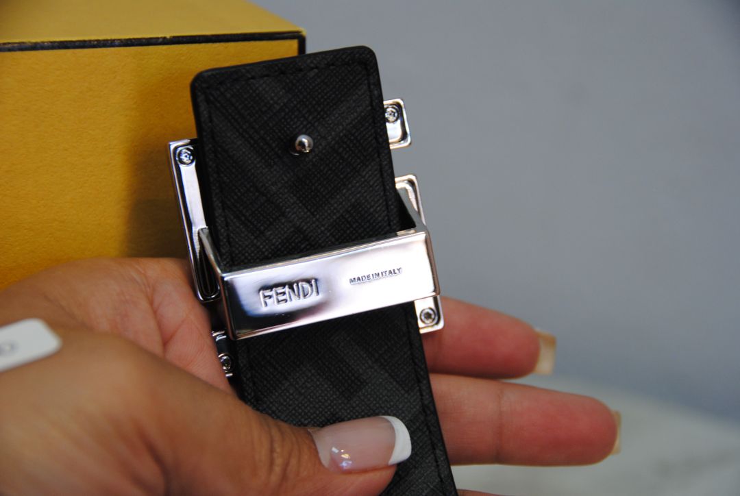 Fendi Embellished FF Buckle Black Leather Belt reversible