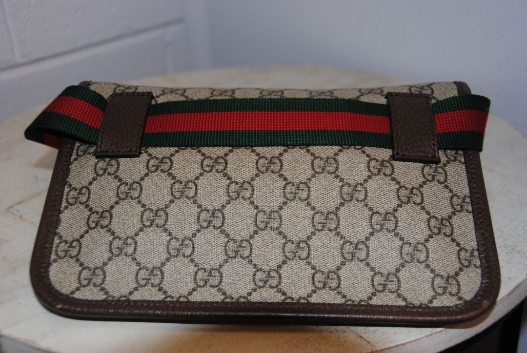 Neo Vintage Supreme Feline Head belt bag GUCCI