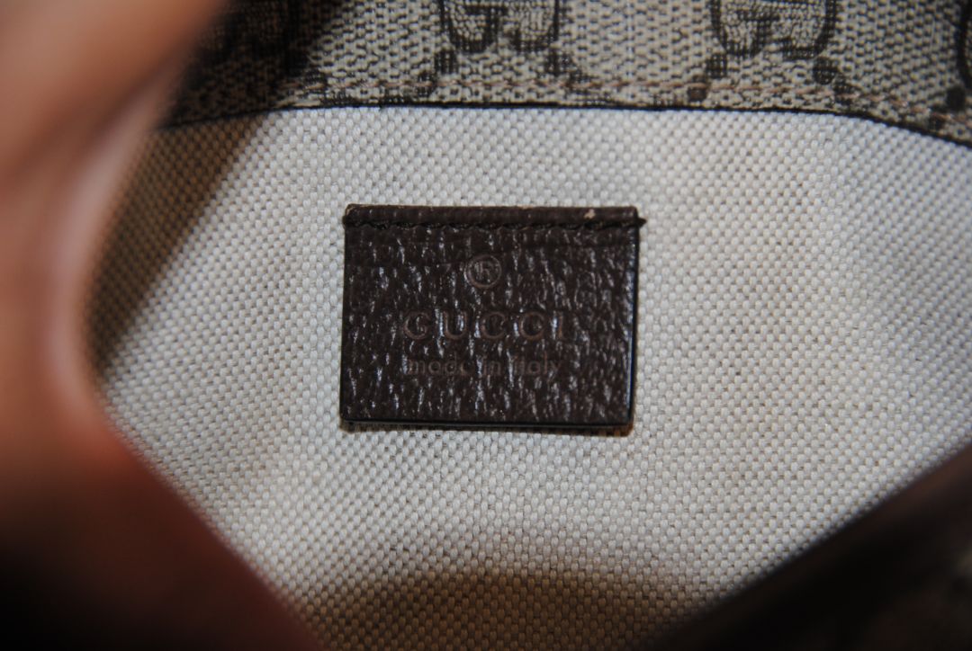 Neo Vintage Supreme Feline Head belt bag GUCCI