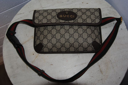 Neo Vintage Supreme Feline Head belt bag GUCCI