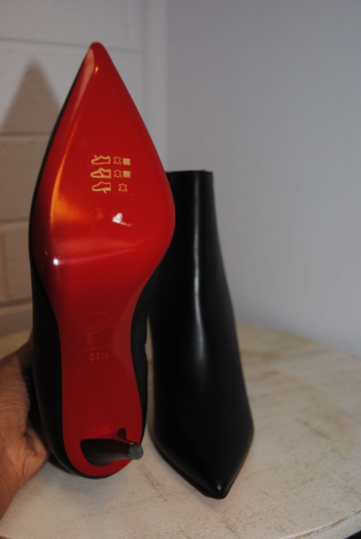Christian Louboutin chelsea chick booty 100 black leather ankle boots