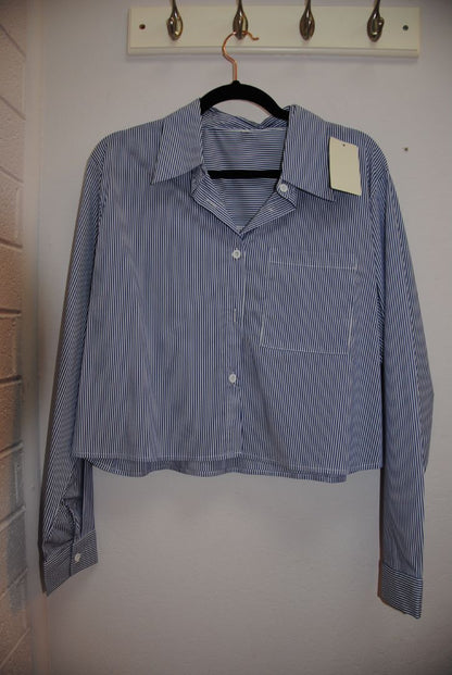 Hidden Label capri cropped pinstripe shirt