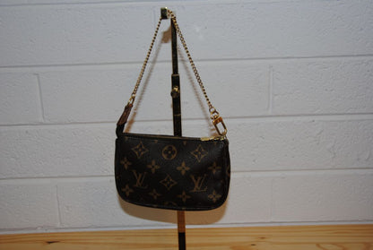 Louis Vuitton Mini Pochette