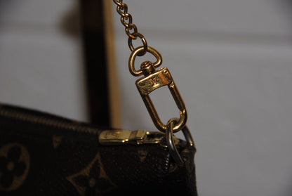 Louis Vuitton Mini Pochette
