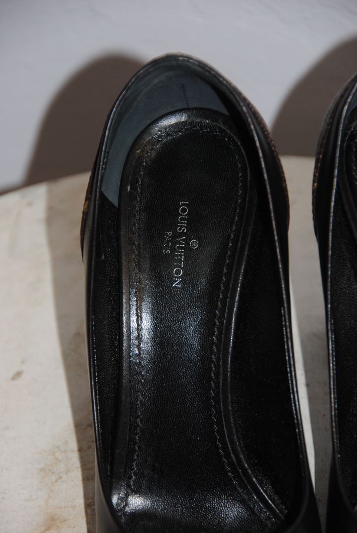 Louis Vuitton monogram heel pointed toe block heel