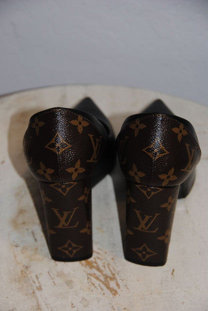Louis Vuitton monogram heel pointed toe block heel