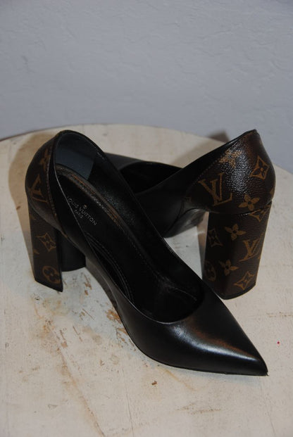 Louis Vuitton monogram heel pointed toe block heel