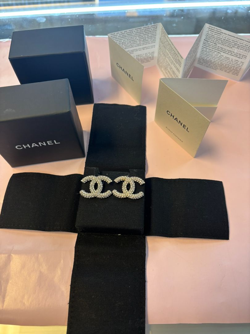 crystal and rhodium Chanel CC stud earrings, 0.5 x 1.0