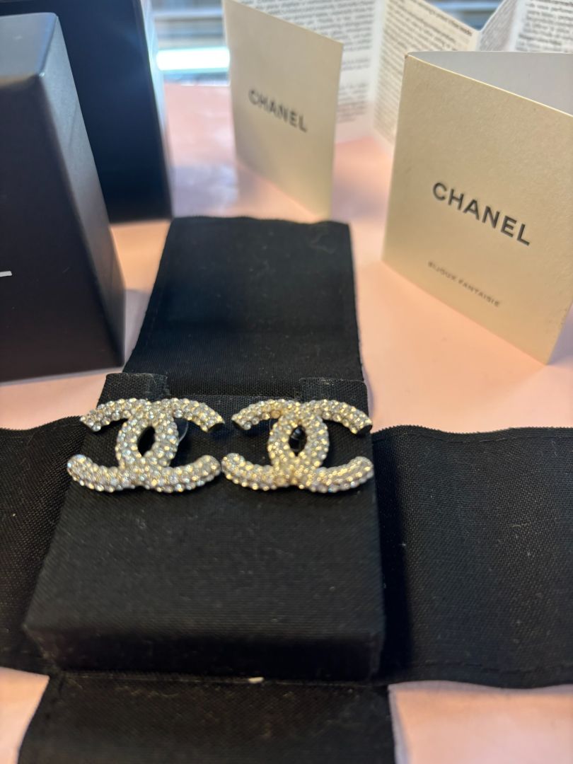 crystal and rhodium Chanel CC stud earrings, 0.5 x 1.0