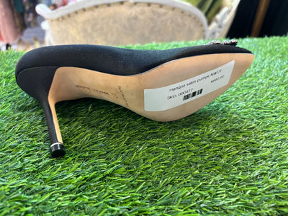 black Manolo Blahnik Hangisi satin pumps NWOT, 37