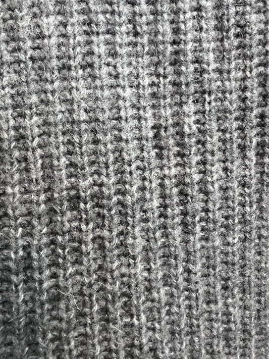 gray ZARA sweater, M