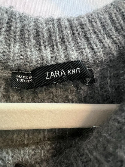gray ZARA sweater, M