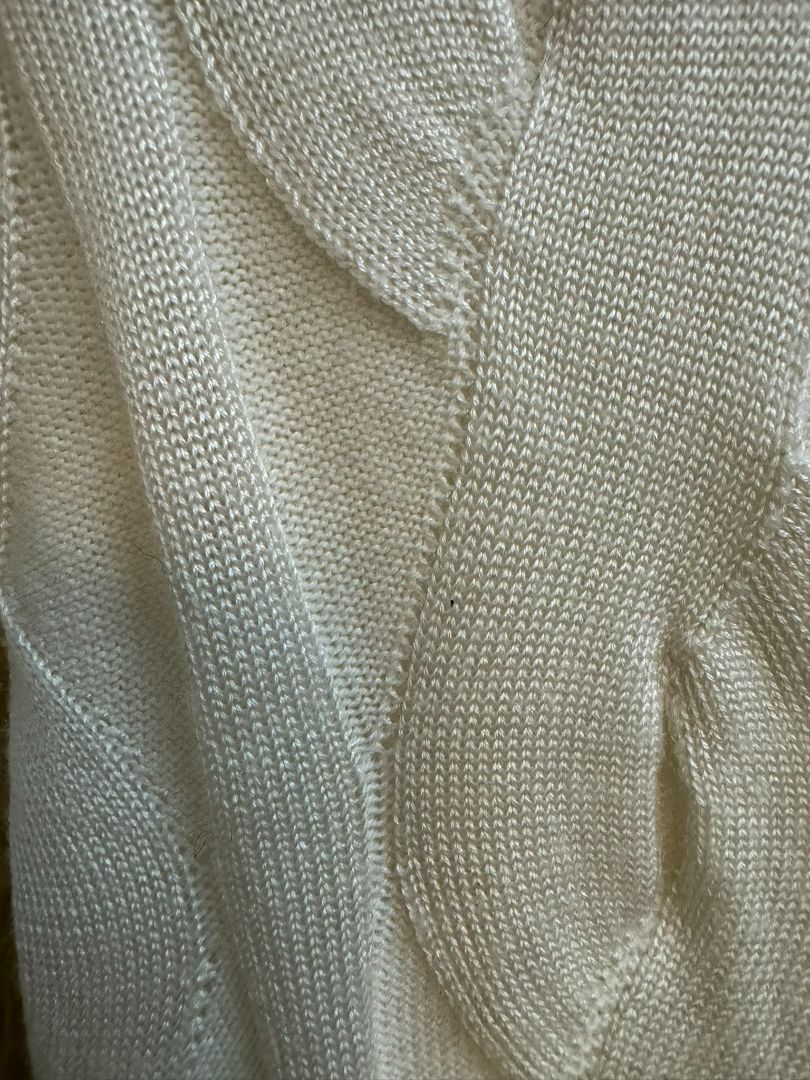 white Chloe sweater top, L