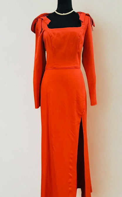 True scarlet red LEENA McDUGAL Structured Square-Neck Bow Gown