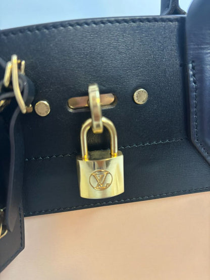 black, navy & rose ballerine Louis Vuitton MM tote bag, Length: 12.2 in (31 cm) Height: 10.2 in (26 cm) Depth: 4.7 in (12 cm) Handle Drop: 4.3 in (11 cm) Strap Drop (optional, if included): 13–21 in (adjustable)