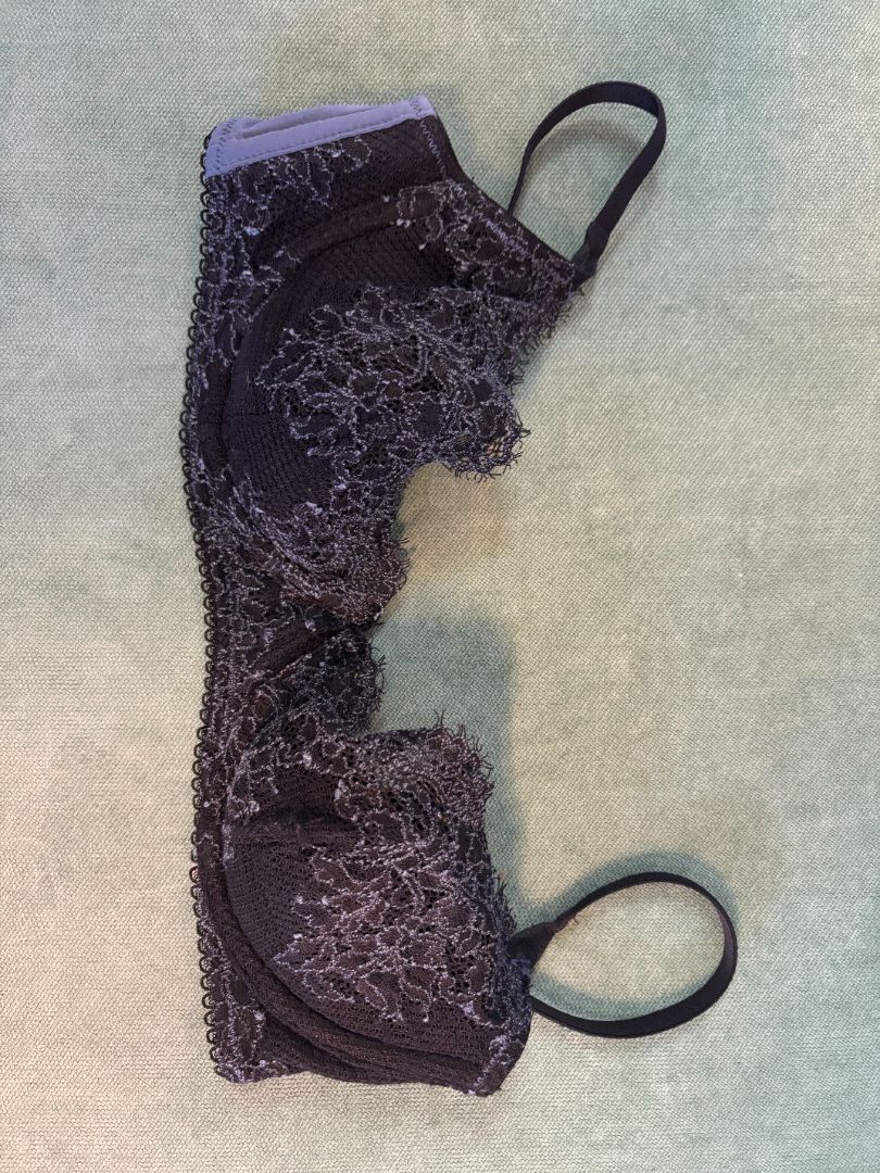 blue and black Nicole Miller lace bra w/tag, 34B