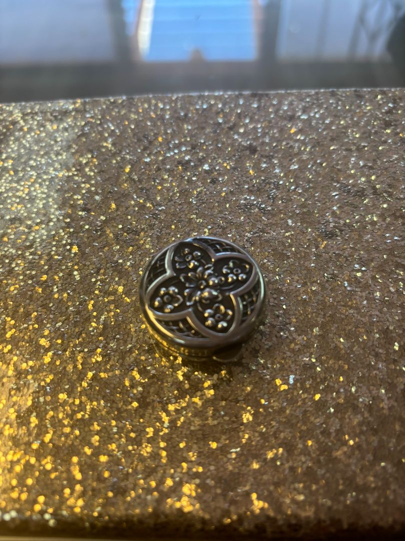sterling silver NA pill box, 📏 Dimensions (approx.): Diameter: 1.5 inches (3.8 cm) Depth: 0.6 inches (1.5 cm) Opening: Hinged lid with secure snap closure