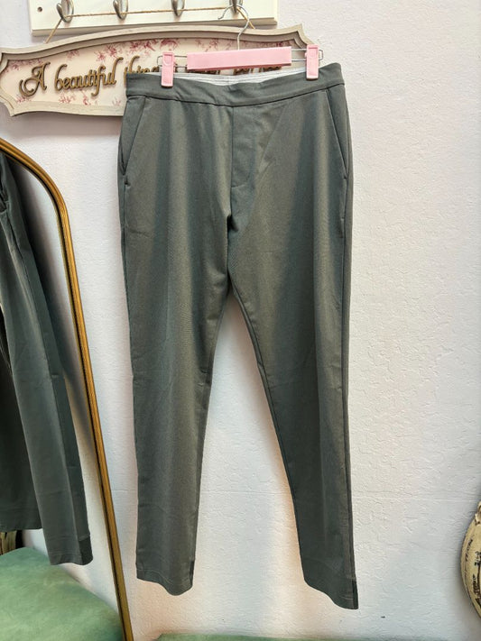 Gray NA gray jogger slacks, M