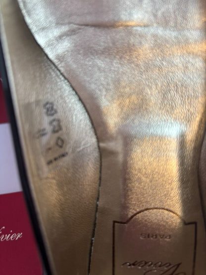 black patent Roger Vivier Patent Leather Flats, DIMENSIONS (Size EU 36.5) Heel Height: 0.5 in (approx. 12 mm) Insole Length: ~9.25 in Width: Standard Size: EU 36.5 / US 6.5