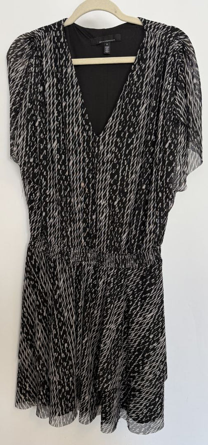 White House Black Market, Black/Grey Abstract Print Flutter-Sleeve Mini Dress, Size M