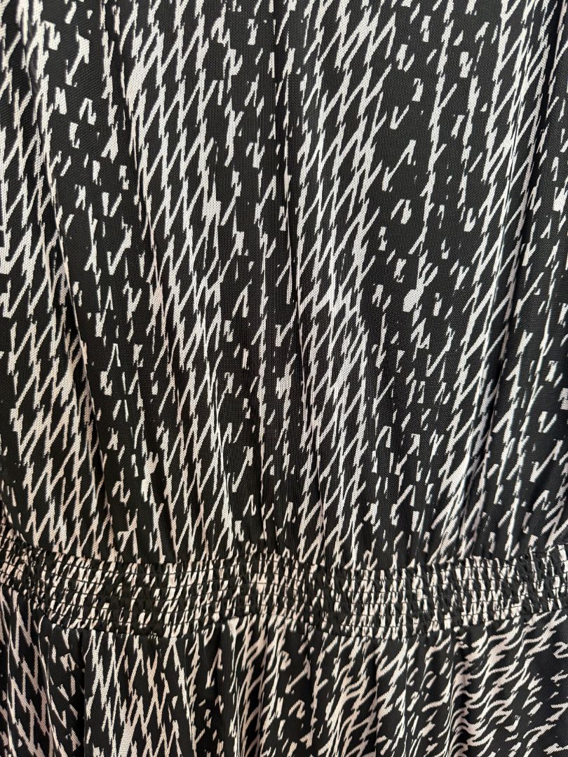 White House Black Market, Black/Grey Abstract Print Flutter-Sleeve Mini Dress, Size M