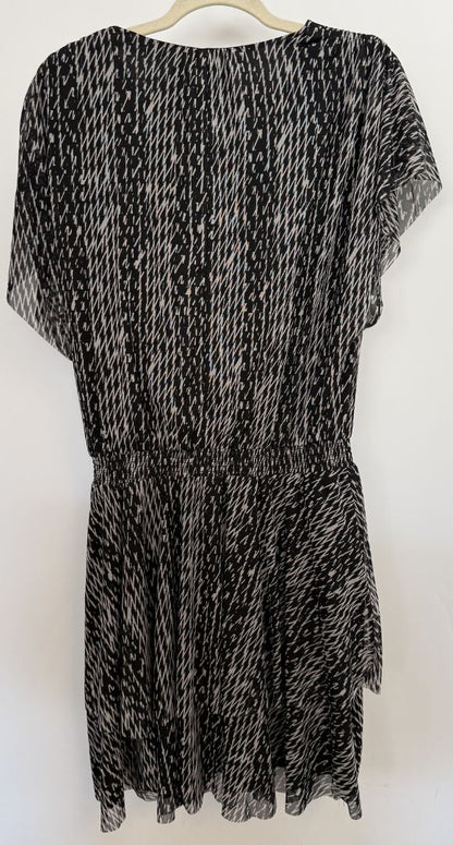 White House Black Market, Black/Grey Abstract Print Flutter-Sleeve Mini Dress, Size M