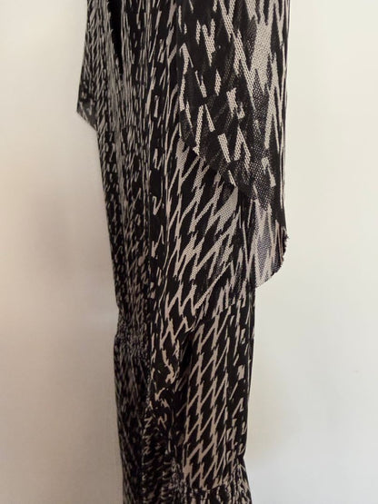 White House Black Market, Black/Grey Abstract Print Flutter-Sleeve Mini Dress, Size M
