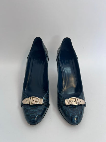blue Gucci pumps, 38C