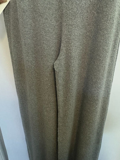 gray Splendid collection Ophelia sweater pants, XLWaist (unstretched): 15 in (elastic waistband) Hip: 20 in (flat) Inseam: 30 in Rise: 11.5 in Length (Total): 41 in Leg Opening: 10.5 in
