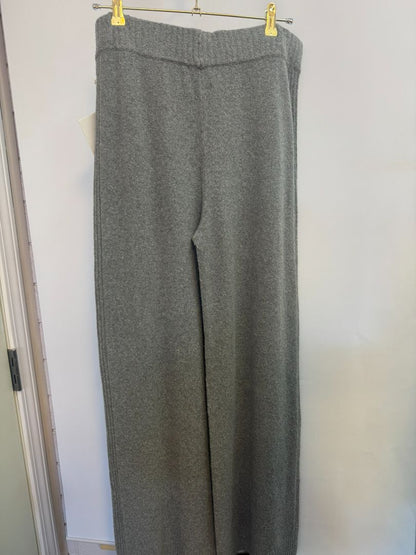 gray Splendid collection Ophelia sweater pants, XLWaist (unstretched): 15 in (elastic waistband) Hip: 20 in (flat) Inseam: 30 in Rise: 11.5 in Length (Total): 41 in Leg Opening: 10.5 in