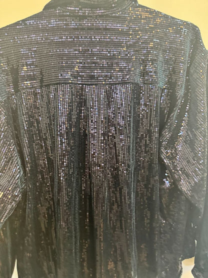 navy blue FRNCH Paris Maelle sparkle blue button up, Length: 26.5 in Bust (flat): 21.5 in Sleeve Length: 23.5 in Shoulder to Shoulder: 17 in Fit: Relaxed, slightly boxy silhouette with structured shoulders