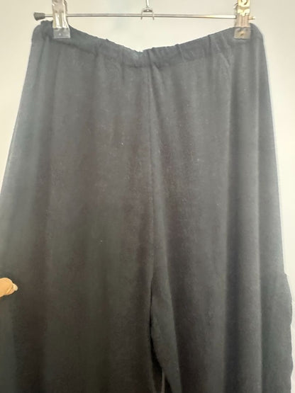 Black Chaser Lee Trouser drawstring, L Waist: 15–18 in (elastic, flat to stretch) Inseam: 29 in Rise: 12 in Total Length: 40 in