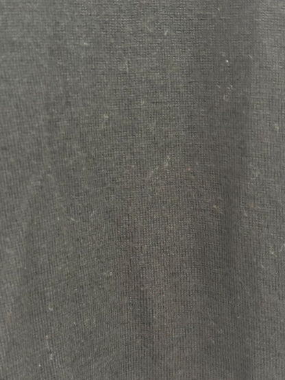 black Everlane cashmere v neck, M