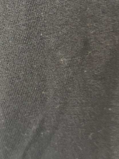 black Everlane cashmere v neck, M
