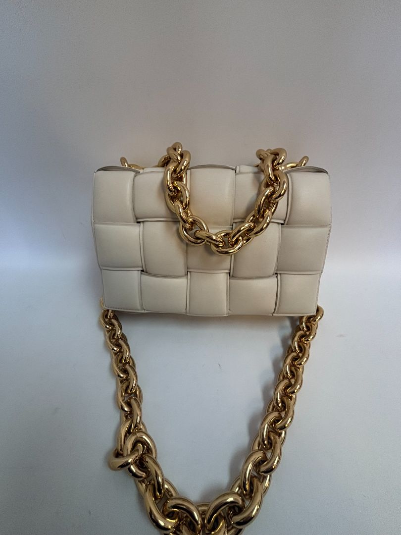 chalk Bottega Veneta padded woven cassette design Daniel Lee, Width: ~9.5 inches (24 cm) Height: ~7 inches (18 cm) Depth: ~2 inches (5 cm) Top Handle Drop: ~5 inches (13 cm) Shoulder Strap Drop: ~18 inches (46 cm)