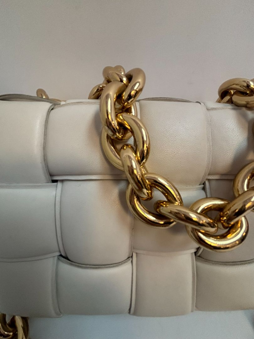 chalk Bottega Veneta padded woven cassette design Daniel Lee, Width: ~9.5 inches (24 cm) Height: ~7 inches (18 cm) Depth: ~2 inches (5 cm) Top Handle Drop: ~5 inches (13 cm) Shoulder Strap Drop: ~18 inches (46 cm)