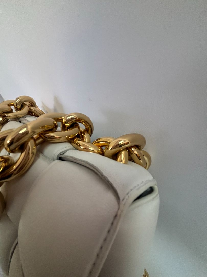 chalk Bottega Veneta padded woven cassette design Daniel Lee, Width: ~9.5 inches (24 cm) Height: ~7 inches (18 cm) Depth: ~2 inches (5 cm) Top Handle Drop: ~5 inches (13 cm) Shoulder Strap Drop: ~18 inches (46 cm)