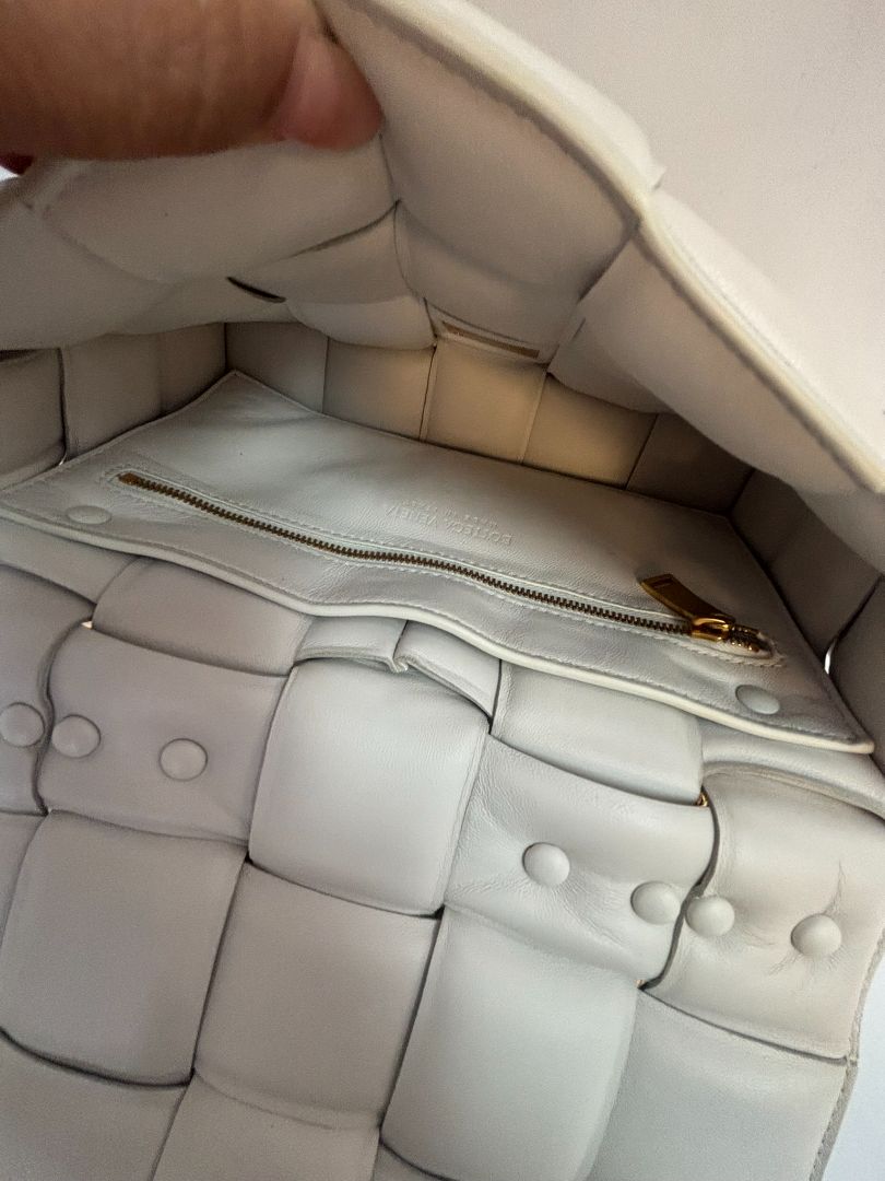 chalk Bottega Veneta padded woven cassette design Daniel Lee, Width: ~9.5 inches (24 cm) Height: ~7 inches (18 cm) Depth: ~2 inches (5 cm) Top Handle Drop: ~5 inches (13 cm) Shoulder Strap Drop: ~18 inches (46 cm)