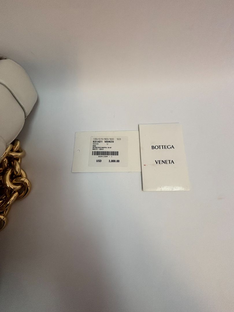 chalk Bottega Veneta padded woven cassette design Daniel Lee, Width: ~9.5 inches (24 cm) Height: ~7 inches (18 cm) Depth: ~2 inches (5 cm) Top Handle Drop: ~5 inches (13 cm) Shoulder Strap Drop: ~18 inches (46 cm)