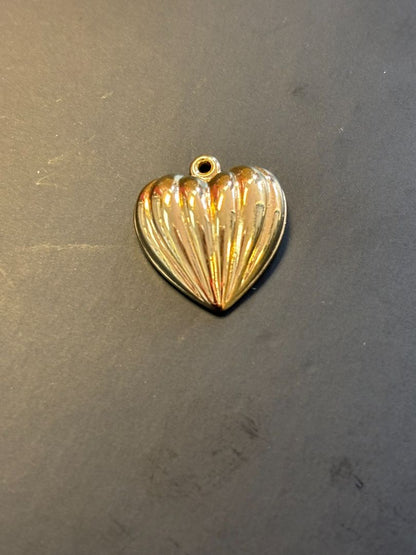 gold tone Nolan Miller tiny heart pendant, 2 cm