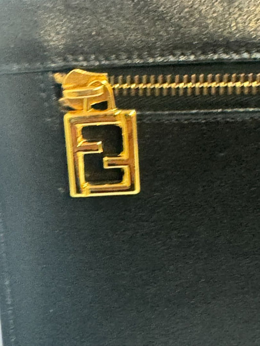 black Fendi Vitello King Luxor Bag, Approximate Dimensions: Estimate ~ 25 cm (W) × 18 cm (H) × ~8‑10 cm (D) (≈ 10″ × 7″ × 3‑4″)