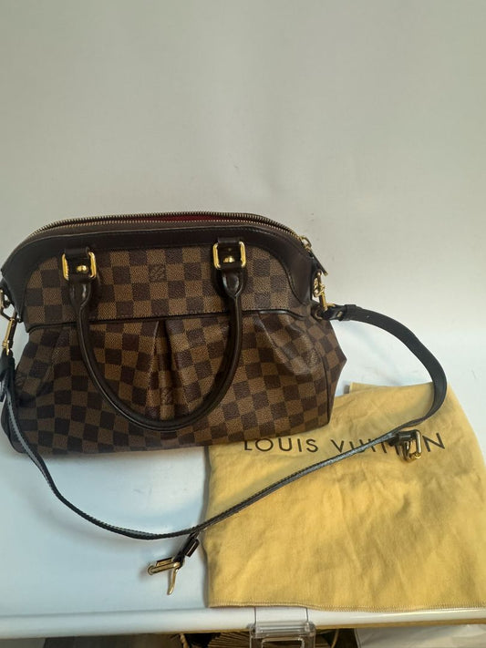 Damier Louis Vuitton Damier Ebene Canvas PM, Approximate Size: ~25 cm width × ~20 cm height × ~12 cm depth (≈9.8″ × 7.9″ × 4.7″)