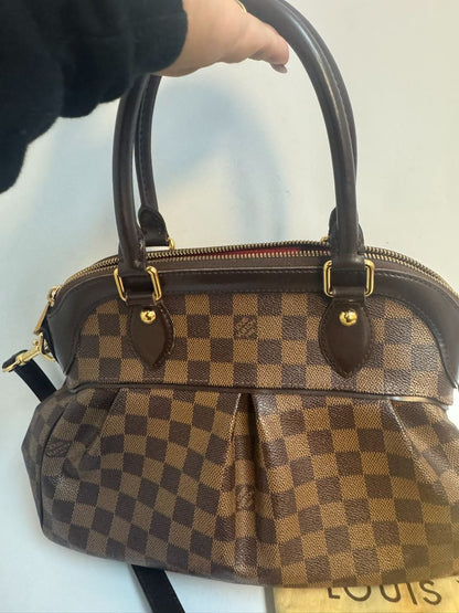 Damier Louis Vuitton Damier Ebene Canvas PM, Approximate Size: ~25 cm width × ~20 cm height × ~12 cm depth (≈9.8″ × 7.9″ × 4.7″)
